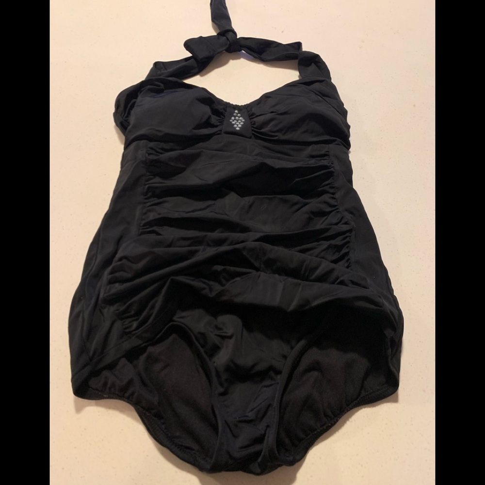 Pretty bathing suit !🖤